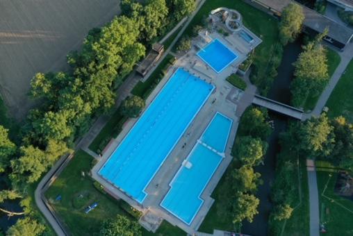 Schwimmbad